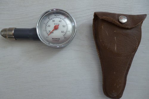 Reifenluftdruckprüfer - ,